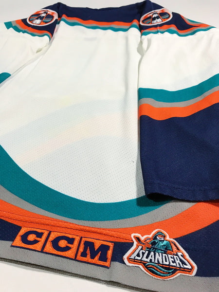 CustomCat New York Islanders The Fisherman Vintage NHL Crewneck Sweatshirt White / M
